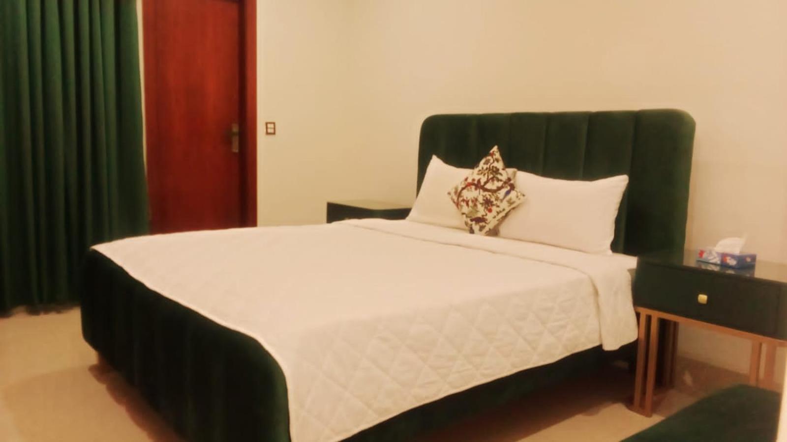 Royal Galaxy Hotel & Residence - Near Islamabad International Airport & Motorway Buitenkant foto