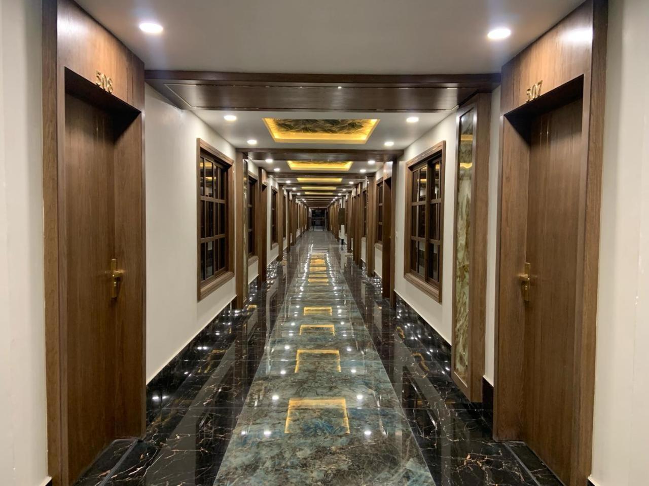 Royal Galaxy Hotel & Residence - Near Islamabad International Airport & Motorway Buitenkant foto