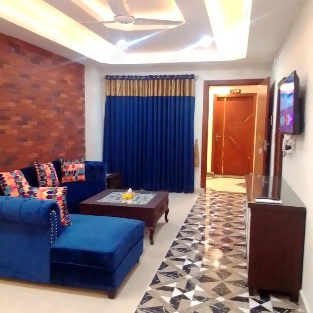 Royal Galaxy Hotel & Residence - Near Islamabad International Airport & Motorway Buitenkant foto