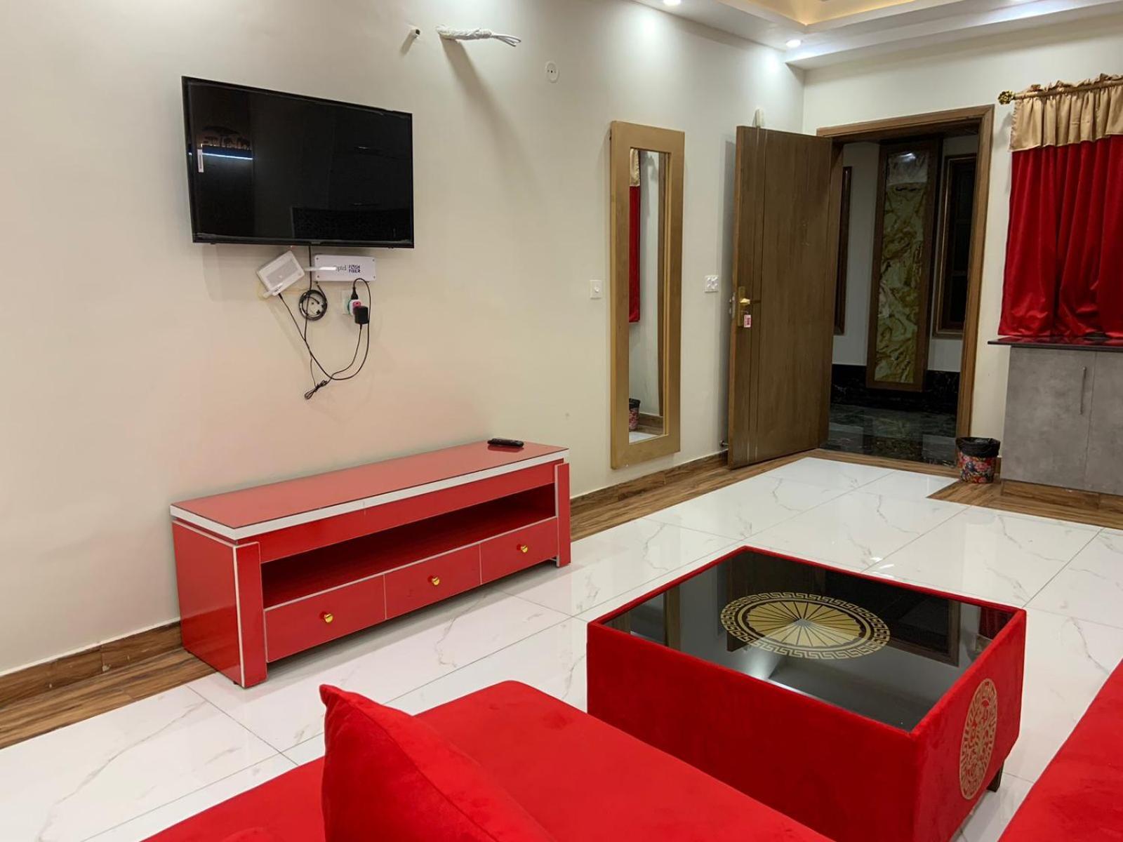 Royal Galaxy Hotel & Residence - Near Islamabad International Airport & Motorway Buitenkant foto