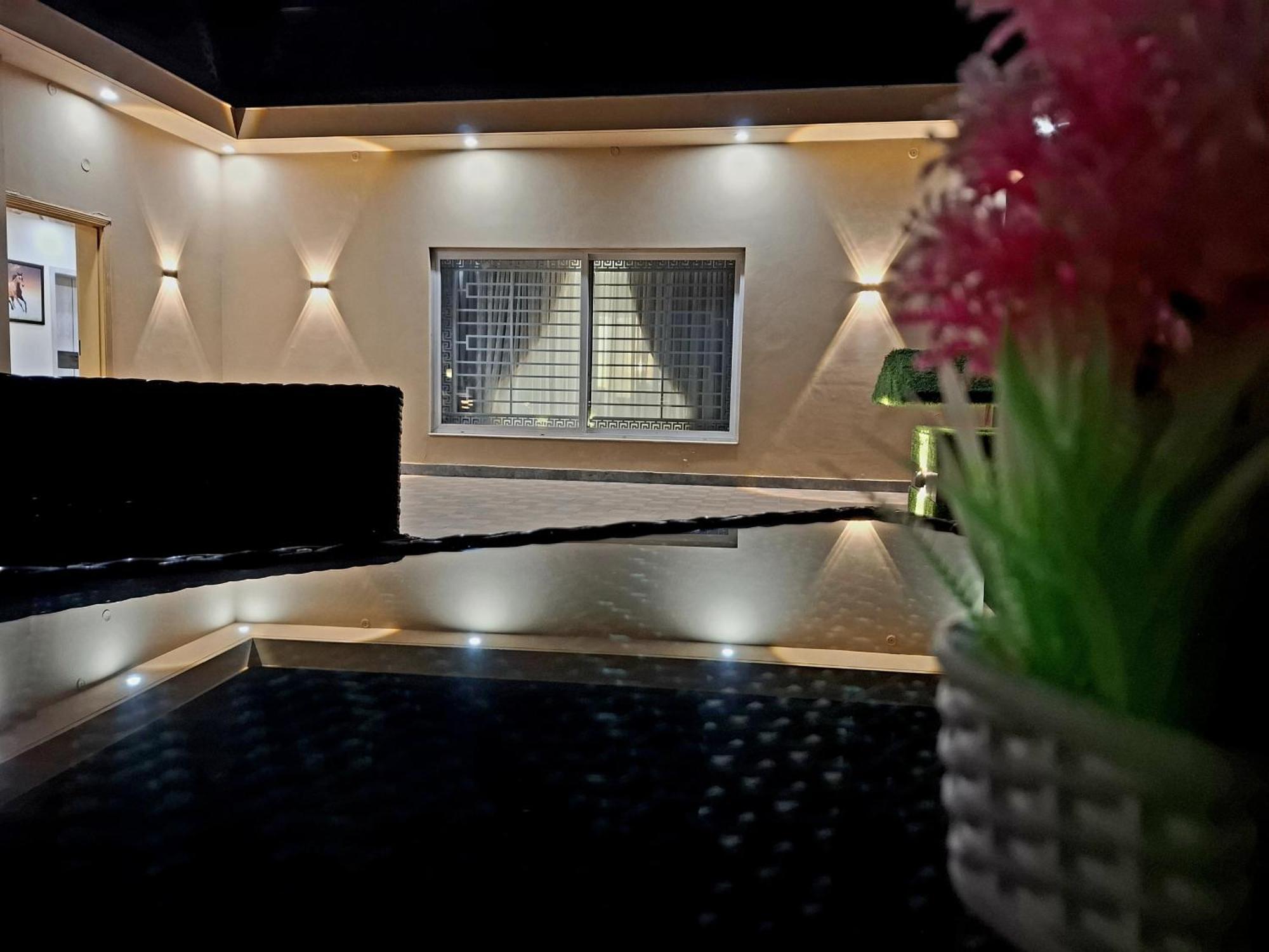 Royal Galaxy Hotel & Residence - Near Islamabad International Airport & Motorway Buitenkant foto