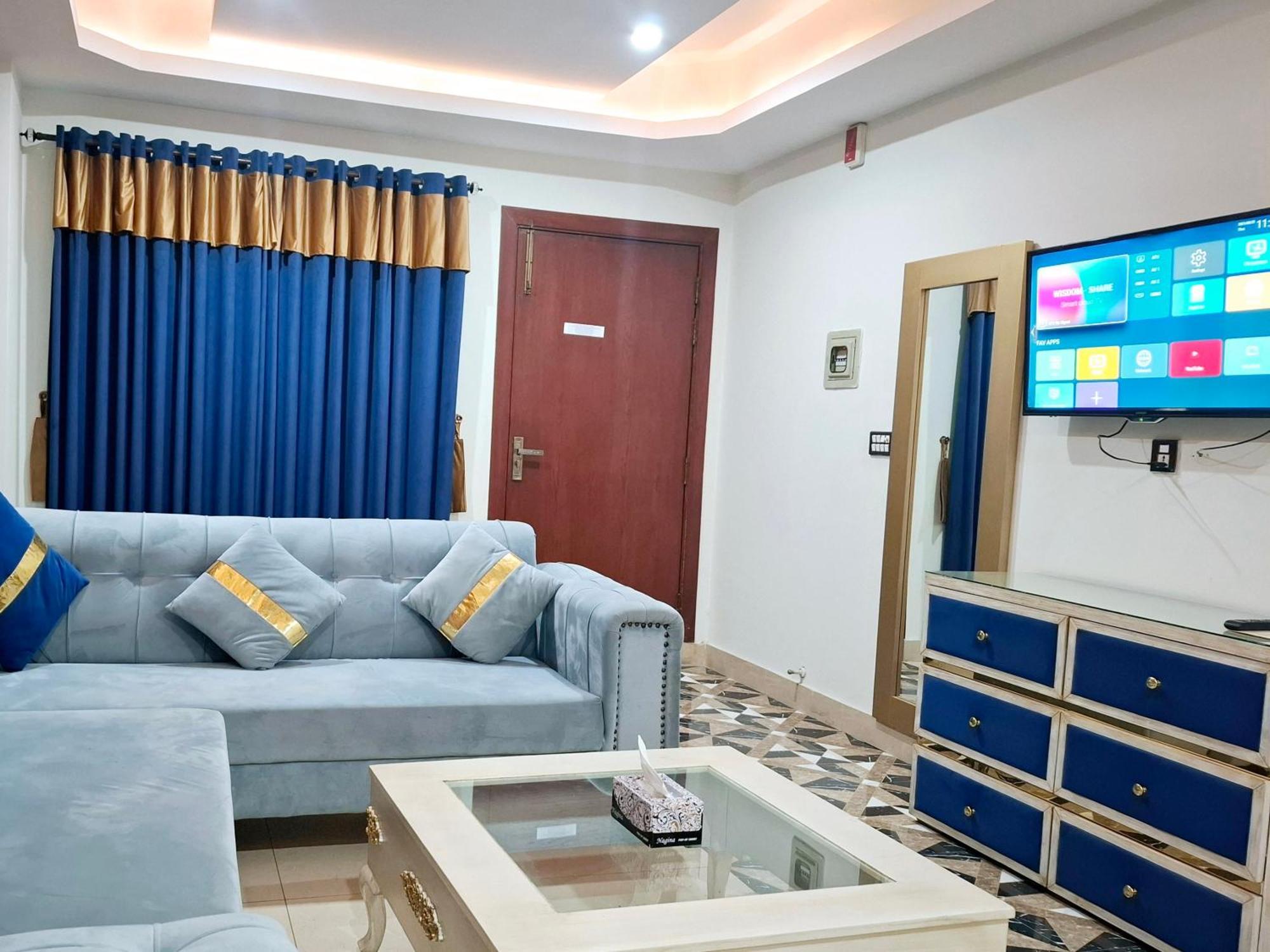 Royal Galaxy Hotel & Residence - Near Islamabad International Airport & Motorway Buitenkant foto