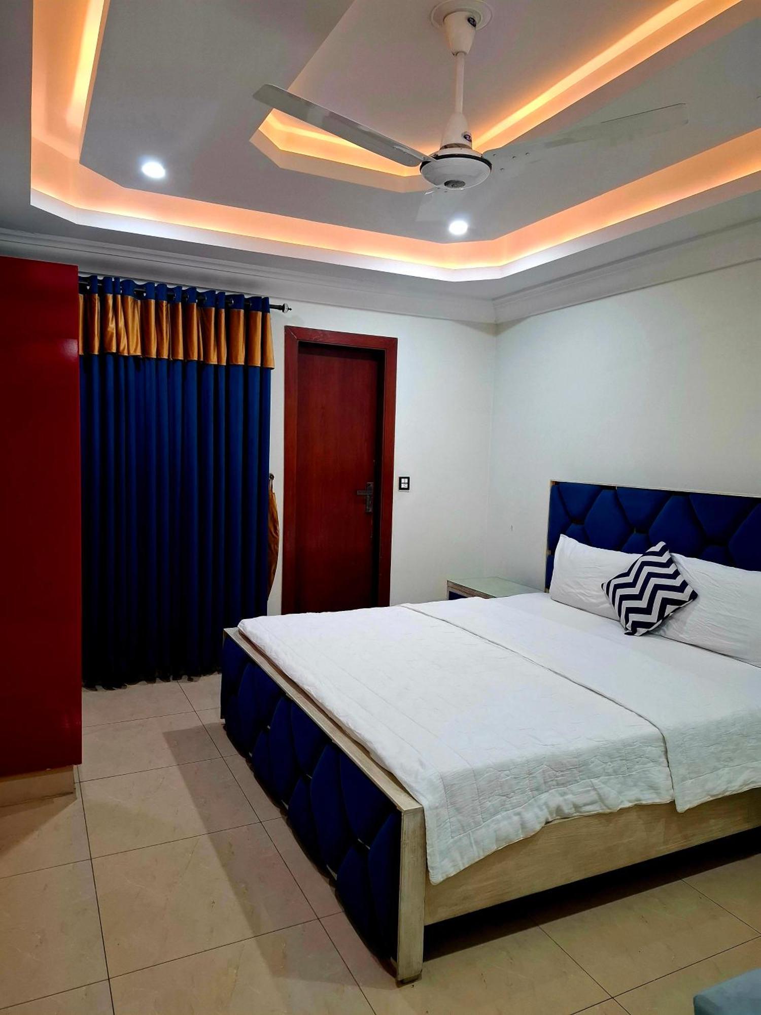 Royal Galaxy Hotel & Residence - Near Islamabad International Airport & Motorway Buitenkant foto