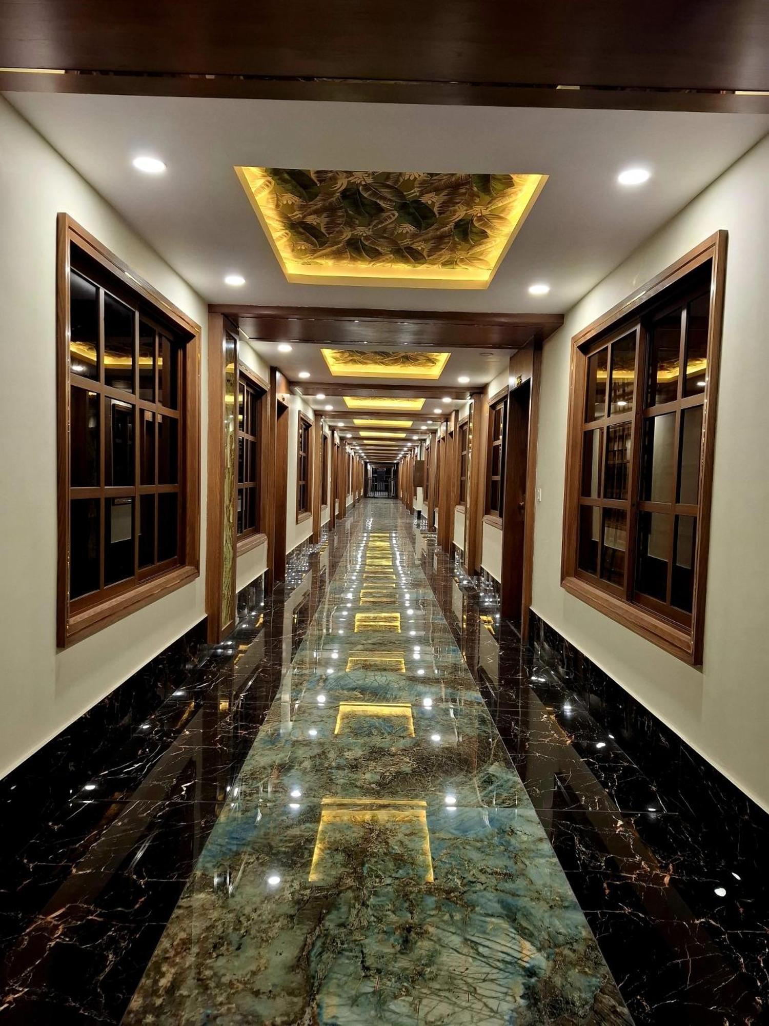 Royal Galaxy Hotel & Residence - Near Islamabad International Airport & Motorway Buitenkant foto